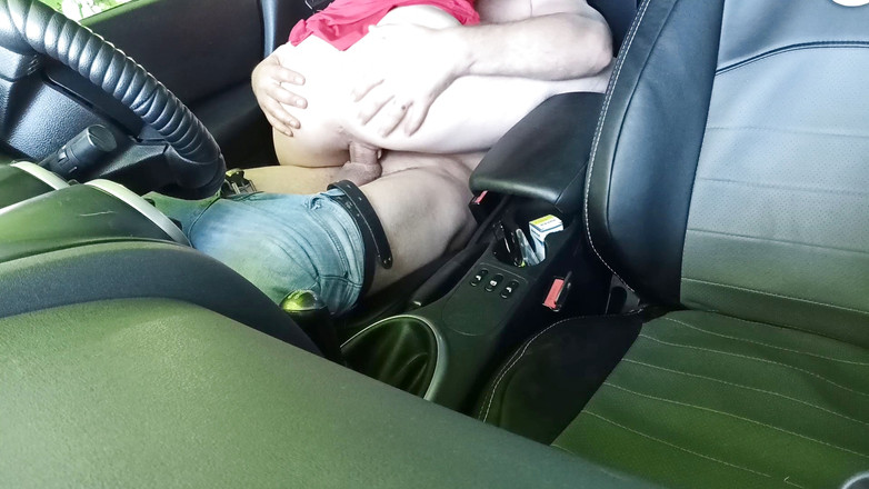 Intim media: Bố chồng đụ trong xe hơi cho con cu to của...