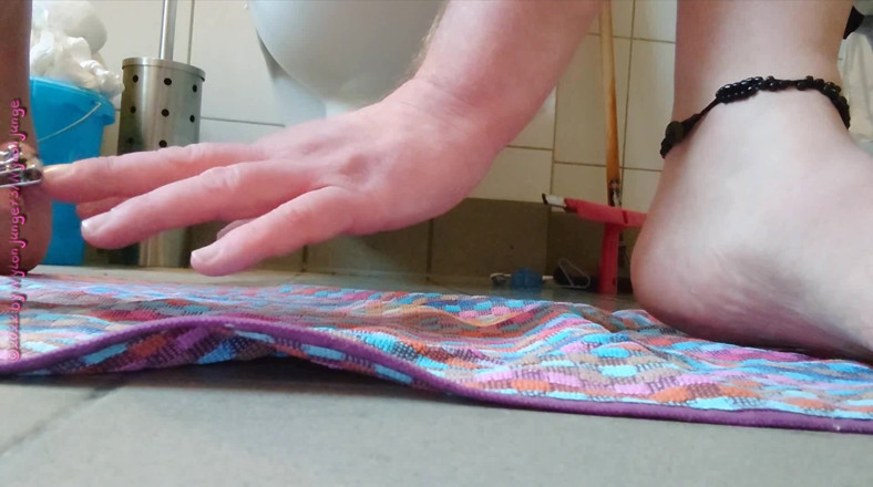 Carmen_Nylonjunge: My little pedicure ** Left **
