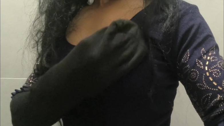 Riya sissy: India Crossdresser Having Fun