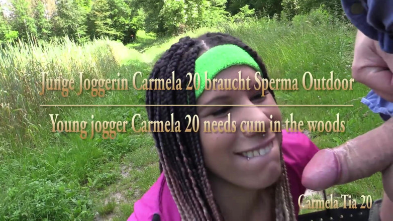 Private Porn Girls: 숲에서 정액을 필요로 하는 젊은 조깅하는 Carmela 20
