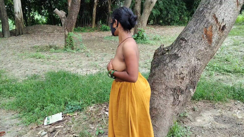 Village bhabhi sex: พาเมียของฉันลึกเข้าไปในป่าสร้างกระท่อมด้วยกันผ่อนคลายและใช้เวลาค่ําคืนอันเงียบสงบห่างจากทุกสิ่ง