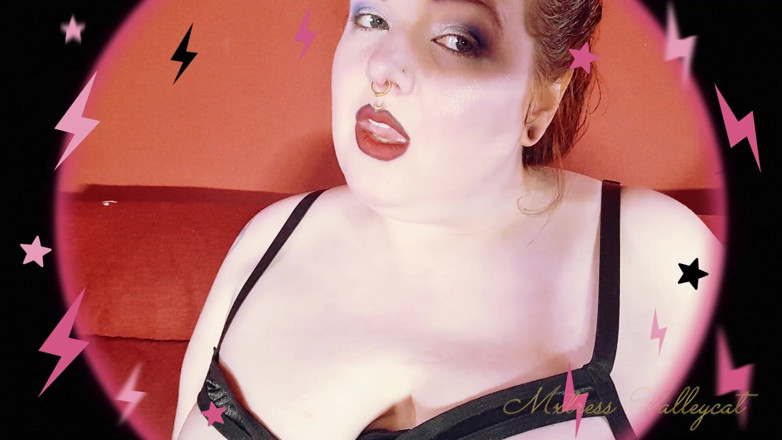 Mxtress Valleycat: Entrancing Lip Worship
