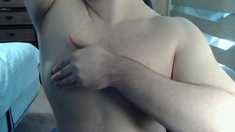 Himbo_Fox: М'язистий спортсмен грає зі своїми сосками на камеру