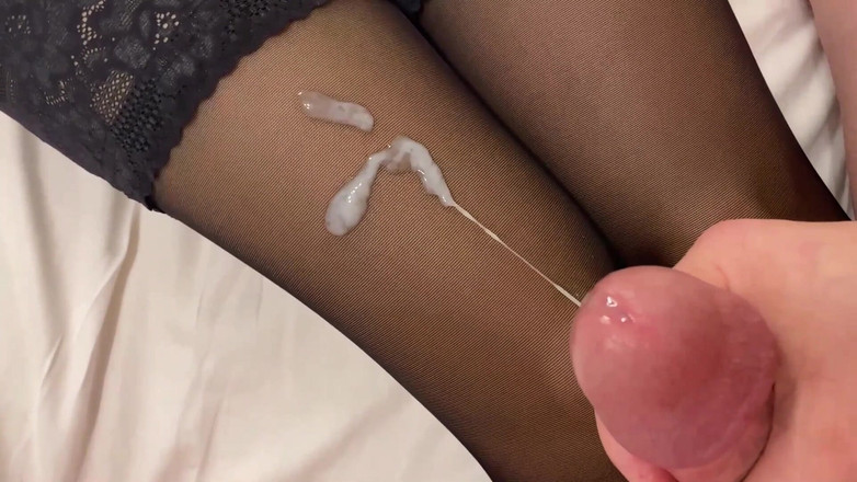 Cunning Fox: Compilation d'éjaculations amateur sur la chatte, les jambes en collants,...