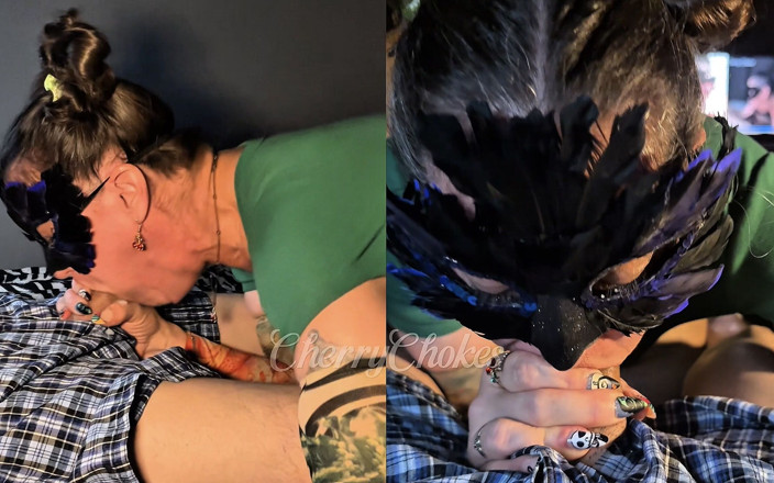 Cherry Chokes: Madrasta está usando o enteado como seu próprio modelo pornô...