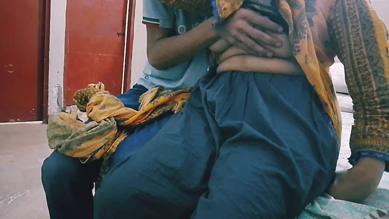 Aizzee: Desi unbefriedigte ehefrau fickt hart, creampie-muschi