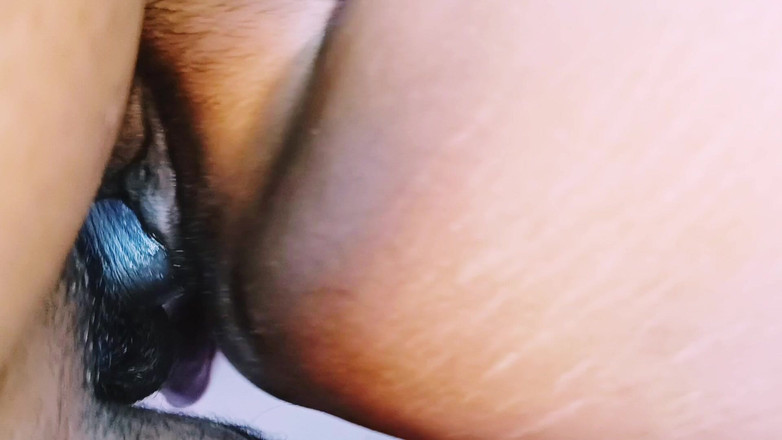 Telugu honey lips: Індійська красива покоївка трахає маленький член власника будинку, телугу брудні розмови.