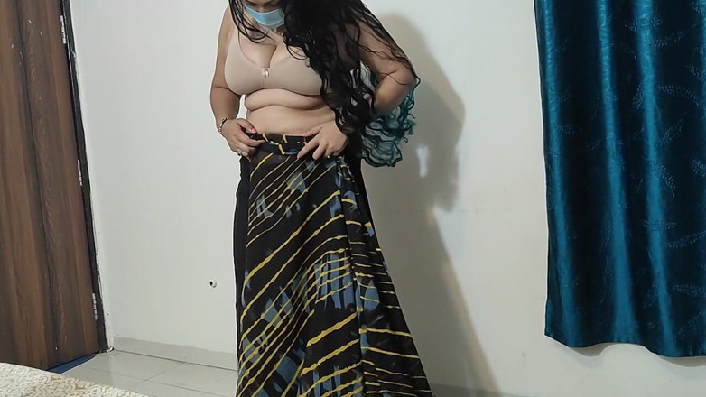 Crystalcouple: Üvey anne elbisesini değiştiriyor