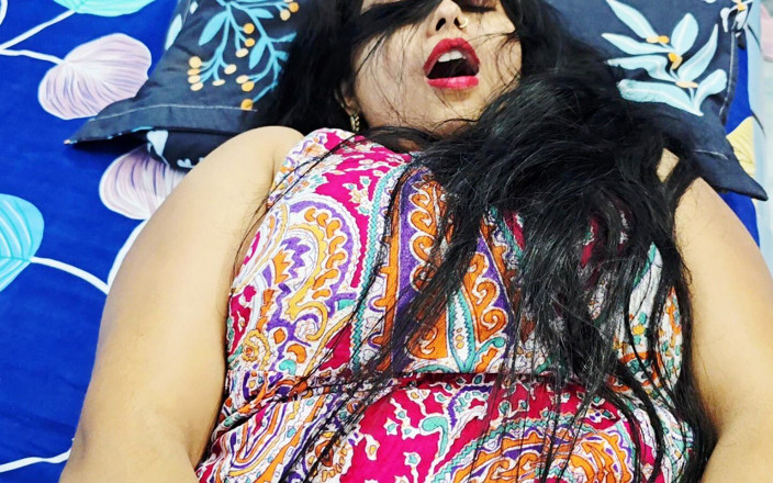 Nelam bhabhi: Wife Romances with Husband in Hindi Voice