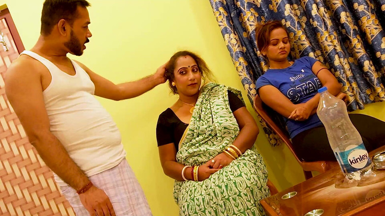 Xtramood: 継母積によるハンサムな男の前での継娘