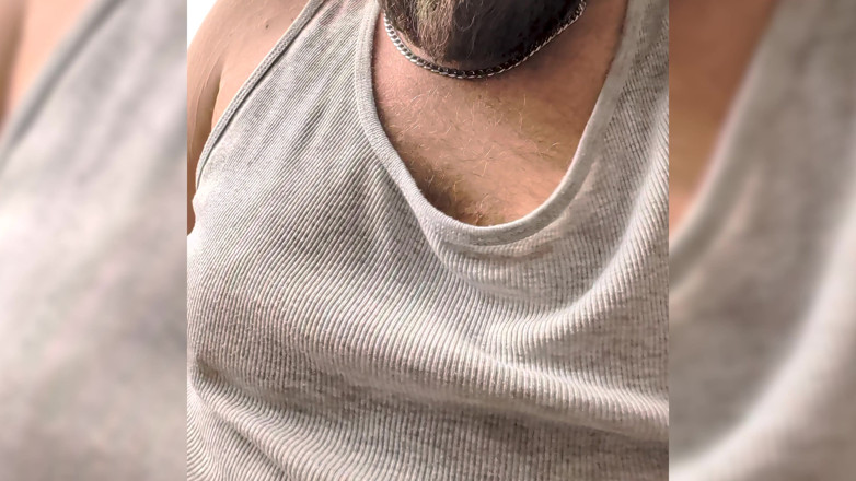 Alex Butt: Exercising and Cumming in Tight Leggins