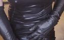 Jessica XD: Wetlook klänning, mjuka läderhandskar och sperma