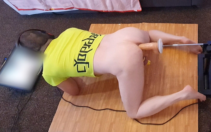 Mike Essex: Anal Dildo jebanie podczas zamykania w Chastity Cage sprawia, że tryskam...