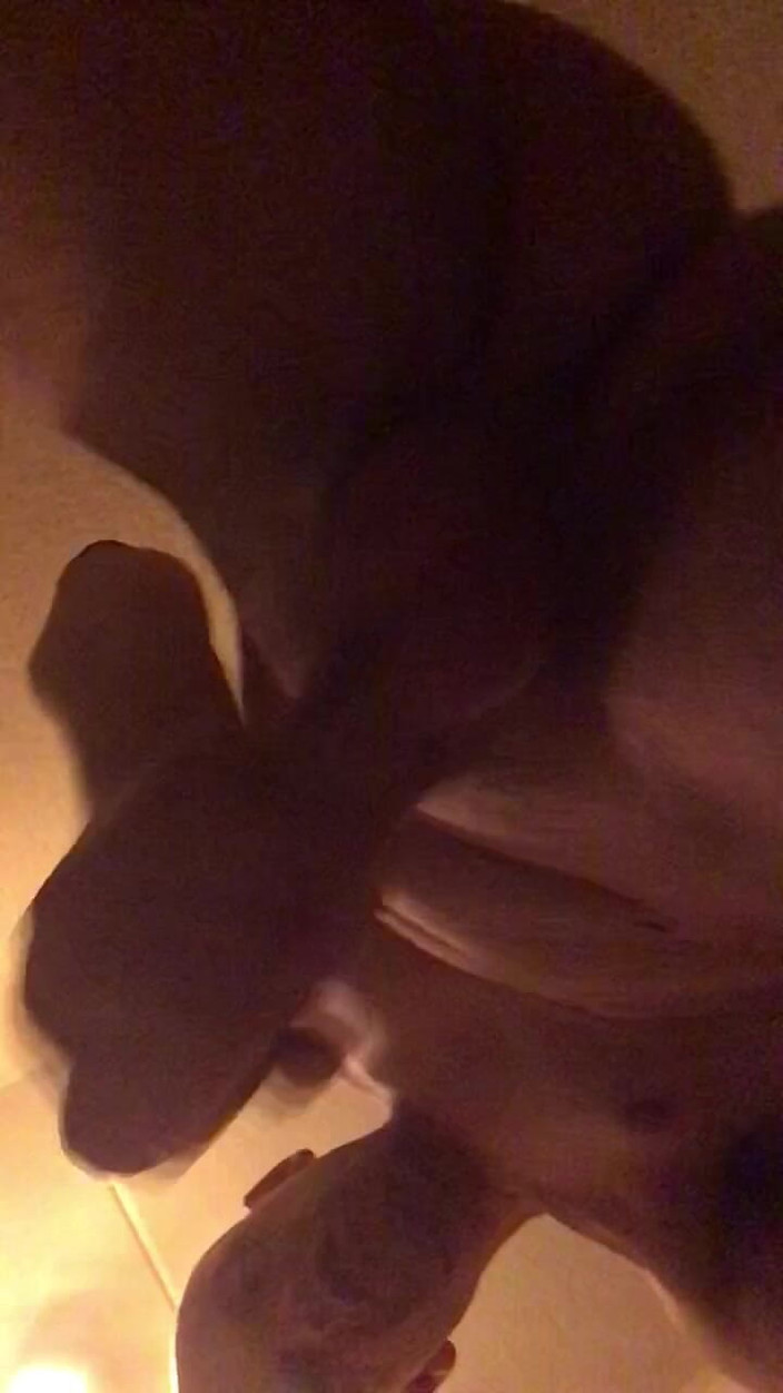 Pikkenslet: 可爱的屁股景色，一点点黑暗的电影，但光线照在我身上和后面！