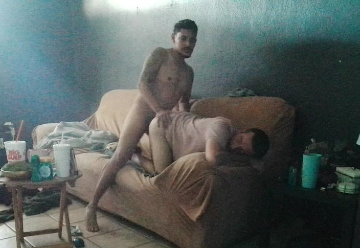 Texas-Toxicos: Babá cam nos pegou em ação! Me fode no sofá...