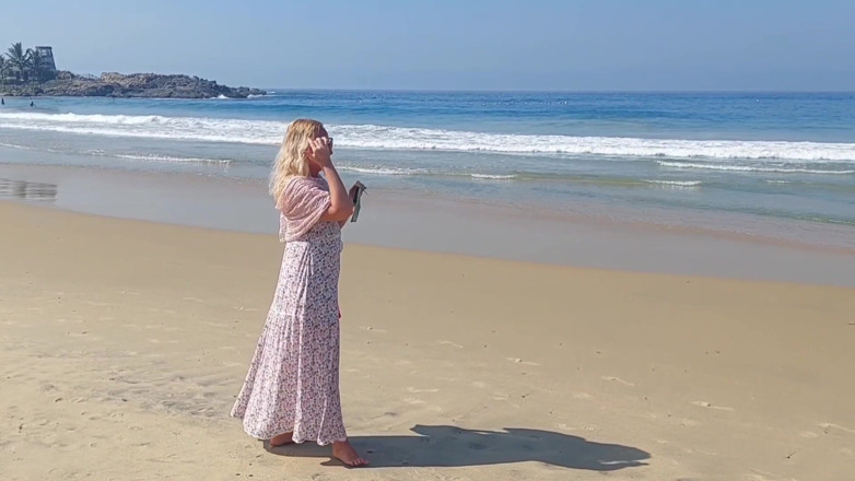 Selena701: Amateur Blonde Mature Wife Enjoys Naked Sex