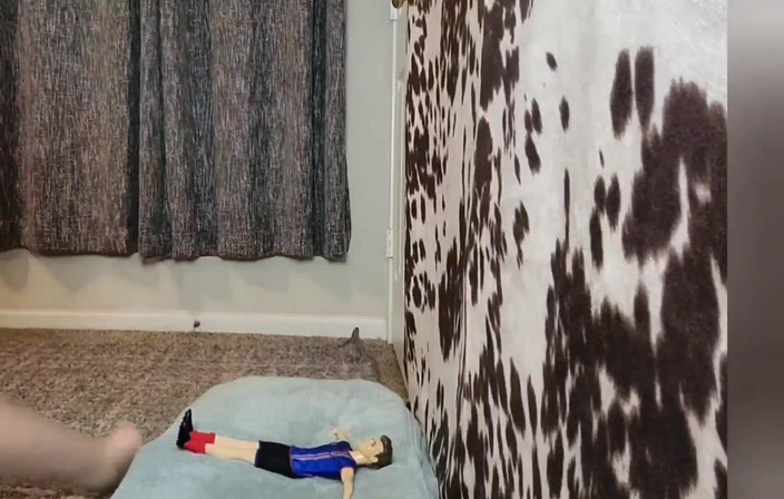 Julia Ryan: Malhando os Peidos