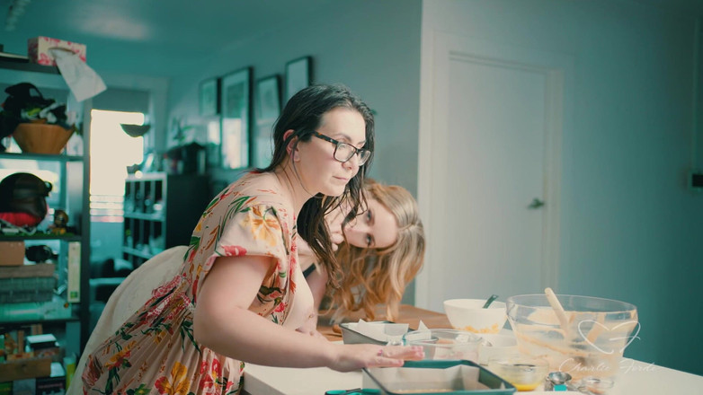 CharlieForde: Backe me a cake mit Charlie Forde, chasey Devil