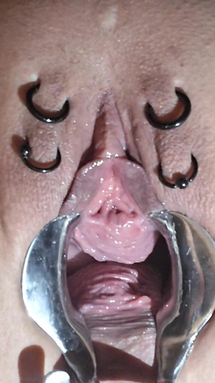 SklavinS_pervert: Sklavins Stretches Her Pisshole Further and Further for Her Master!...