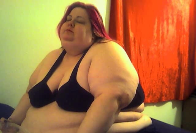 Kitty Delgato: 2 grandes burritos gasos porotos la fruta musical