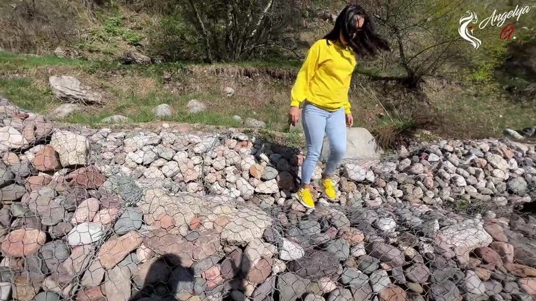 AnGelya G: Turisté se rozhodli dát kouření v přírodě