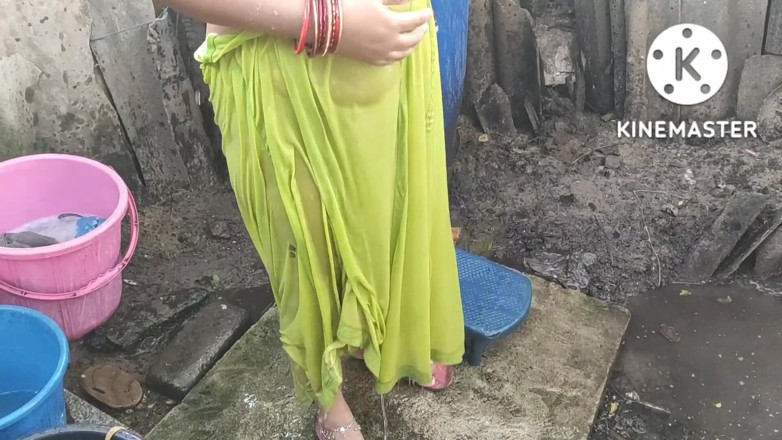 Anita yadav: Indian house wife hot style