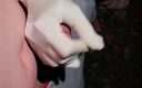 Glove Fetish Queen: Glande provoca masturbación con la mano mientras camina por la...