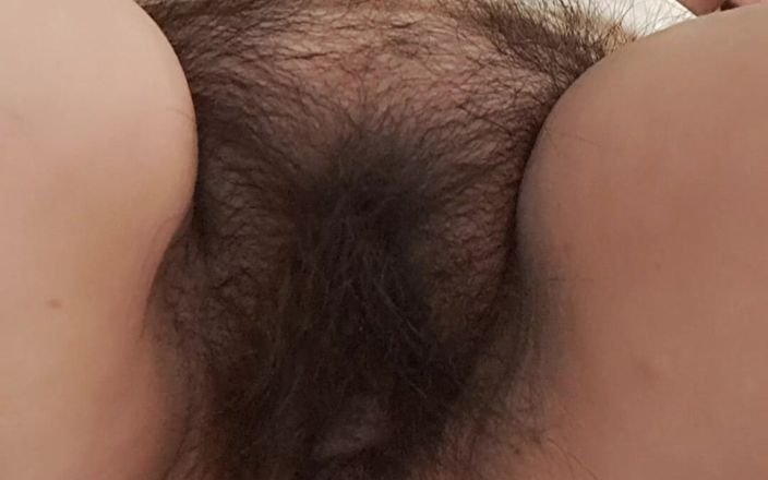 Mommy big hairy pussy: V Close na buceta peluda