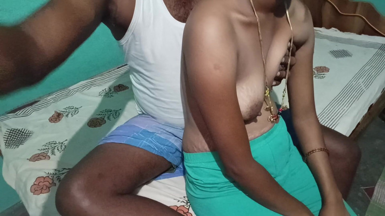 Telugubabhi: 德西已婚夫妇硬操逼出衣服