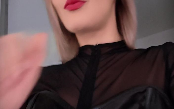 DeesseJulia: पोशाक: मेरा नया कोर्सेट और नायलॉन बॉडीसूट - Mistress julia