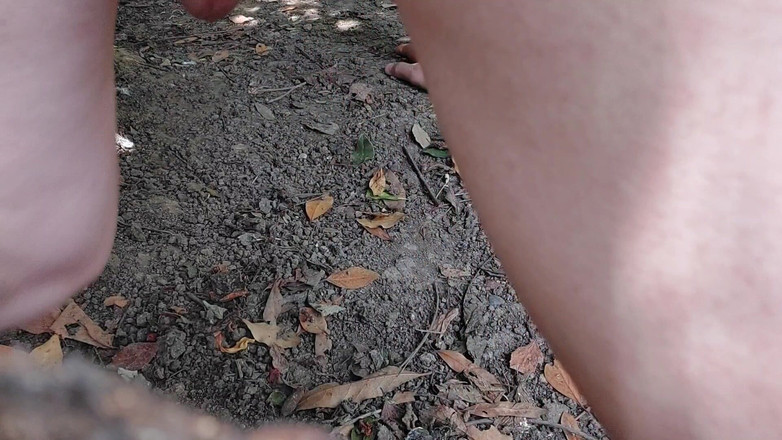 Kitty_Cross: 射精终于从漂亮人妖的可爱鸡巴中实现