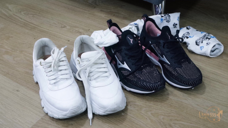 Venusss fetish: Venüss ve luana yoga pantolonlu ateşli ayak ibadeti!