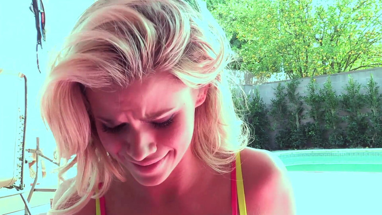 Foxy Desire: Nikki hearts dan jessa rhodes lez di pinggir kolam renang