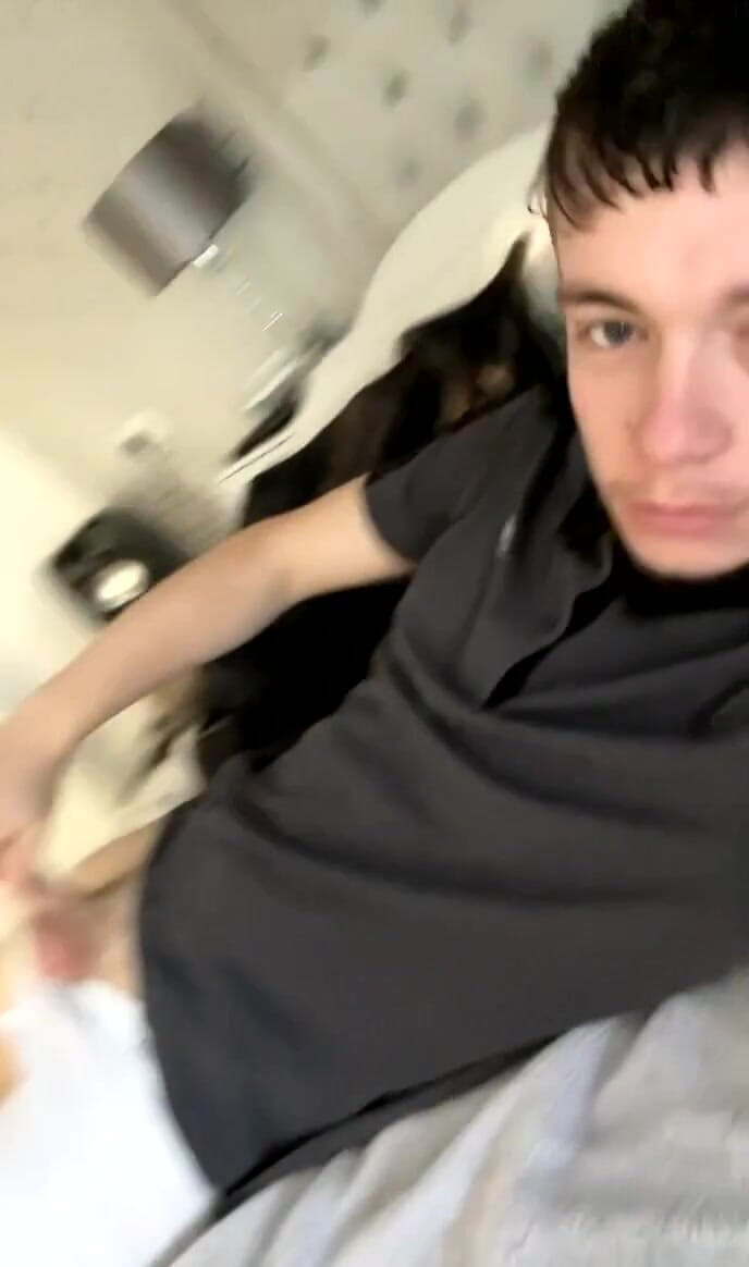 jay jenson: Představ si, jak tahám moje boxerky dolů a pomalu lízám...