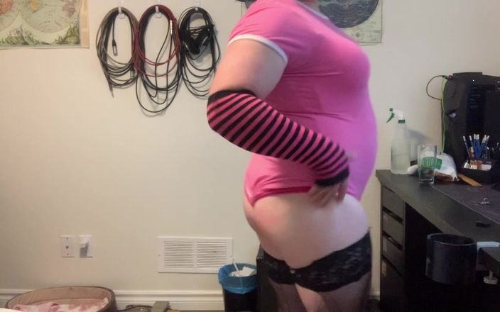 JonnyCakes: Sissy crossdresser se viste y sacude algunos