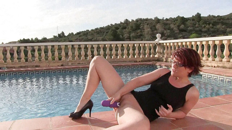 Popp Sylvie: Dildo di bawah sinar matahari spanyol