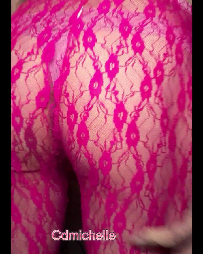 Feeling sexy today crosdressing: Cdmichelle Vistiendo Sexy Legging Rosa