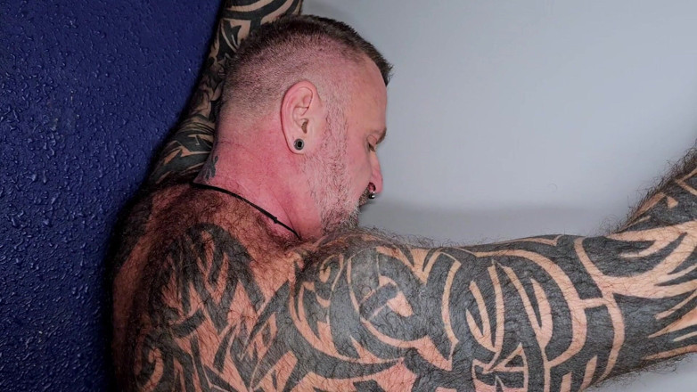 Tommy Cray: Fucking Glory Hole