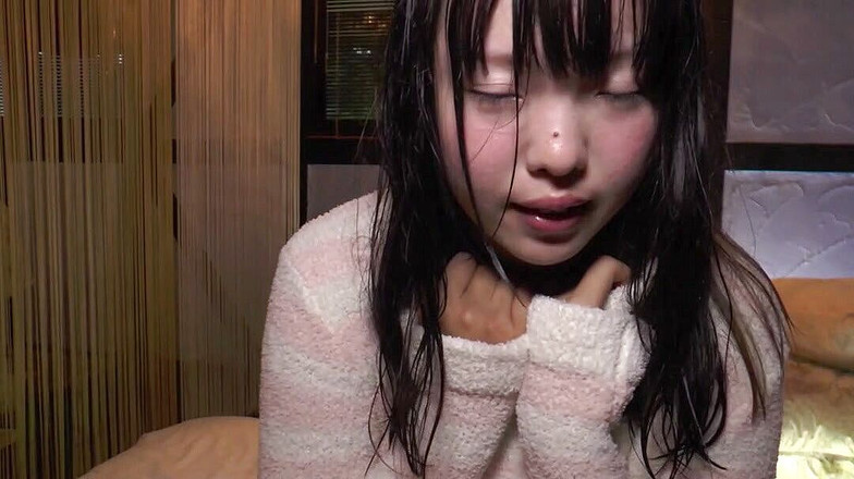 Raptor Inc: Serina Ueda [hermanastra] joven ídolo sacude sus tetas enseñadas para que todos...