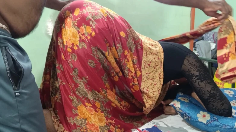 Pushpa studio: Cheating Wife Make Home Made Saree Romance Viral Video in...