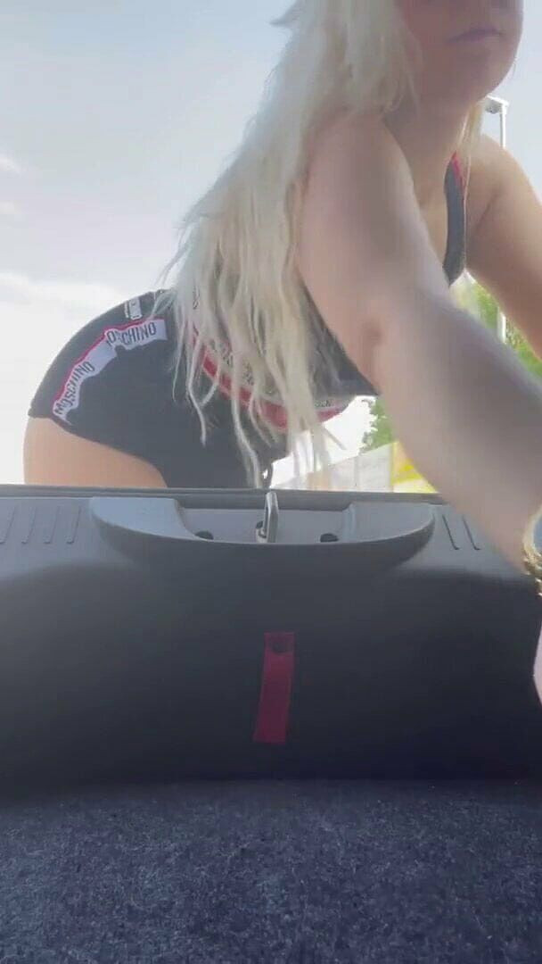 Lizze21: Zlobivá Daisy vysává v autě Kozy se třesou!!