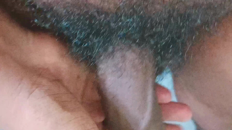 rahuman: モーニング・ウッド・ソロ・ジャーク - 欲求不満のタミル人男性が4Kで爆発!