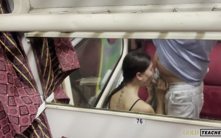 GoldTeachers: Nimfa până când ia spermă în tren cu vedere la persoana 1