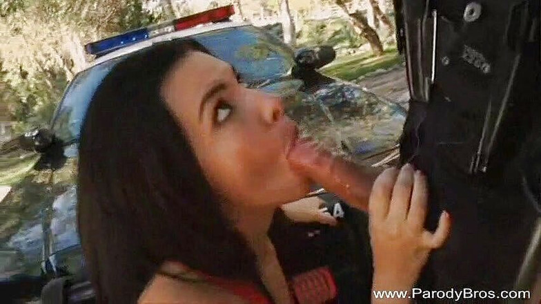 Parody Bros: Милую крошку-брюнетку трахнул полицейский