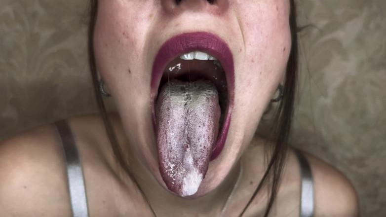 Hottie goddess: Mucus Mastery Lips com batom e cuspe em vidro