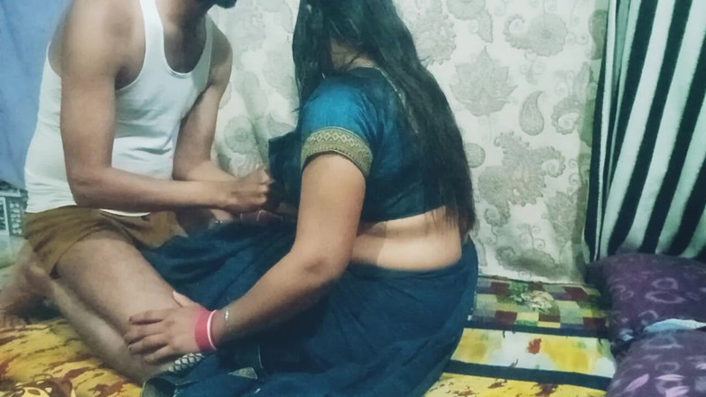 BendableFog5: हॉट अकेली देसी भाभी को गरम कर के चोद दिया