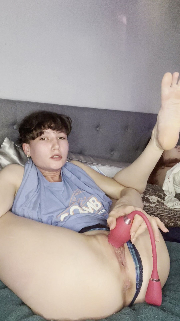 AhanuReed: Сквірт поруч із моїм коханим чоловіком