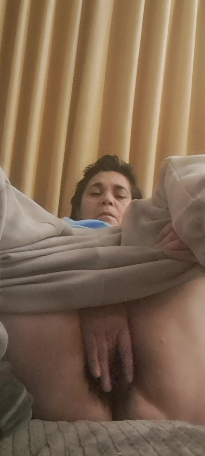 Mommy big hairy pussy: Riposo dalla voglia di masturbarsi