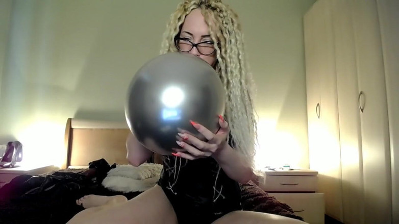 BadAssBitch: Boquete e pop com minhas unhas longas