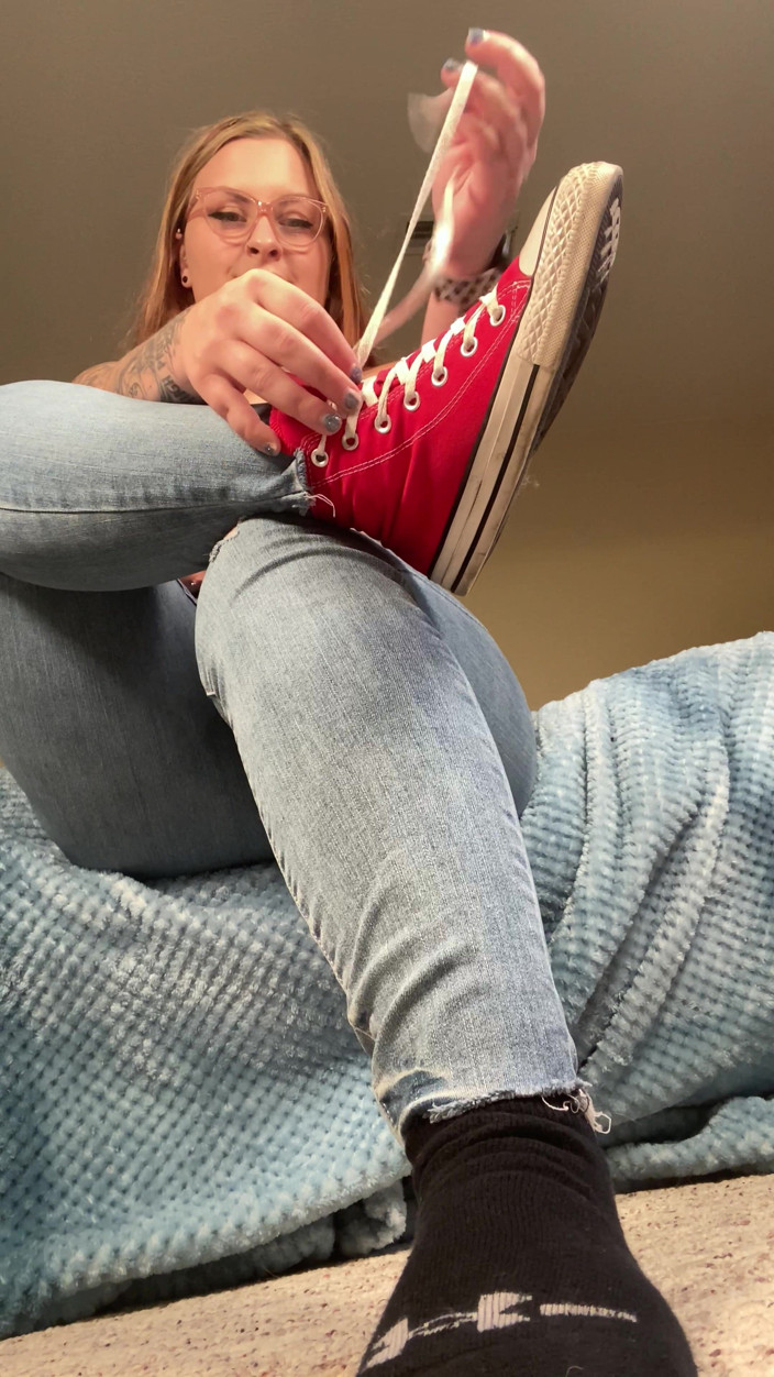 ChandlerKnight: Sneakers Strip Down + Squirt on Feet